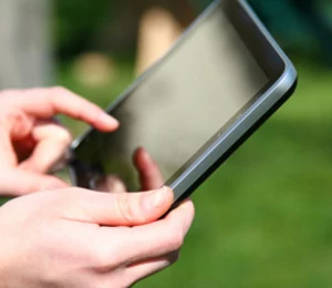 Tablettes et liseuses électroniques : un succès plein en 2012